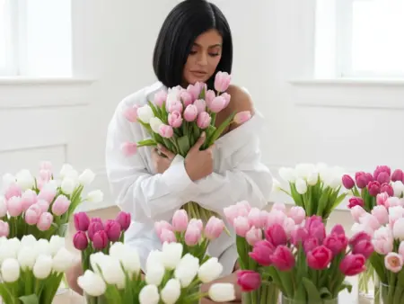 Нейрофотосессия для девушек с тюльпанами