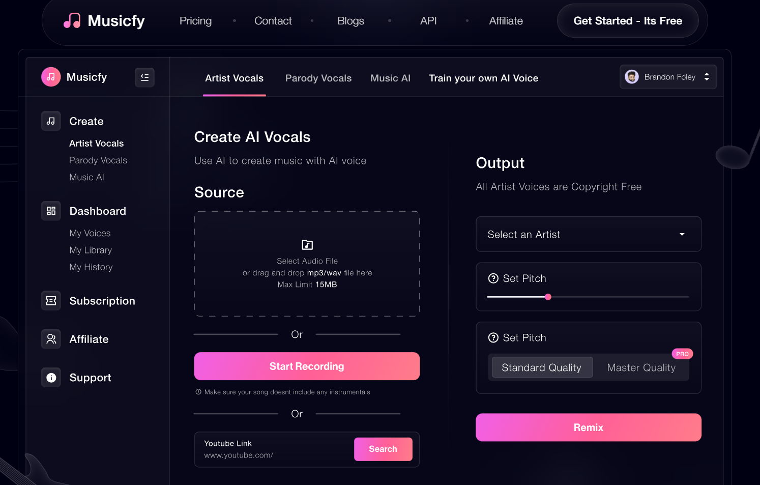 Интерфейс сервиса Musicfy для создания вокальных треков с использованием искусственного интеллекта, загрузка аудиофайла и настройка параметров звука.